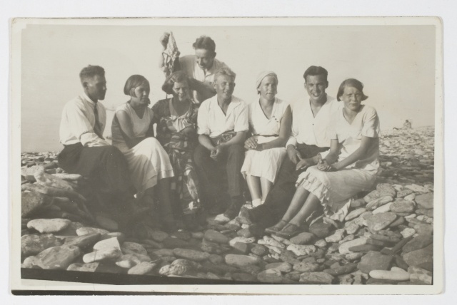 Toila fishermen with family members on the beach