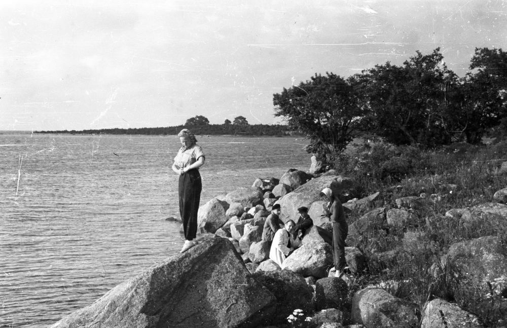 Members of the expedition at Pihlakari