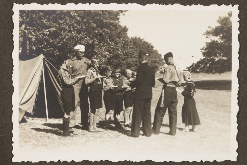 Esimene Tallinna noorkotkaste maleva laager