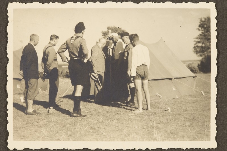 Esimene Tallinna noorkotkaste maleva laager