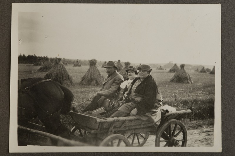 Theodor Kõlu isa hobuvankril