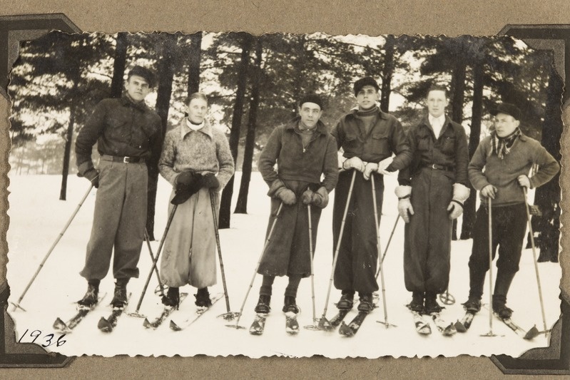 Seltskond suuskadel
