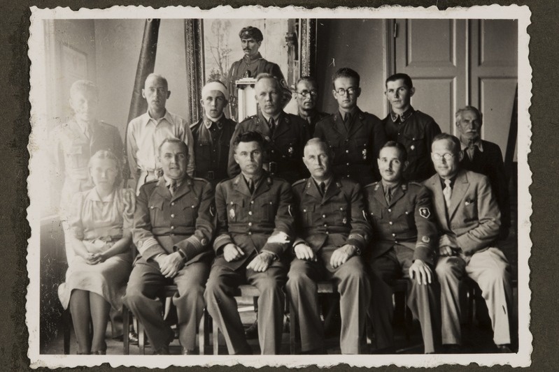 Grupifoto Kuperjanovi partisanide pataljoni albumist