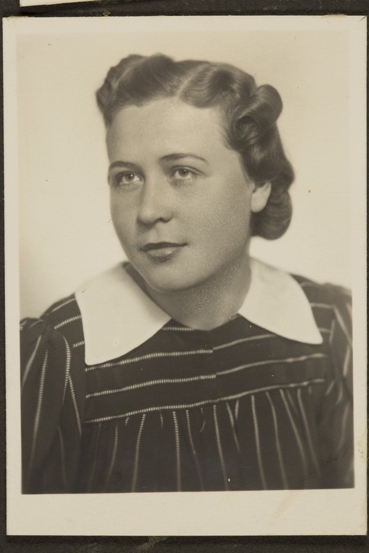 Hilda Vain