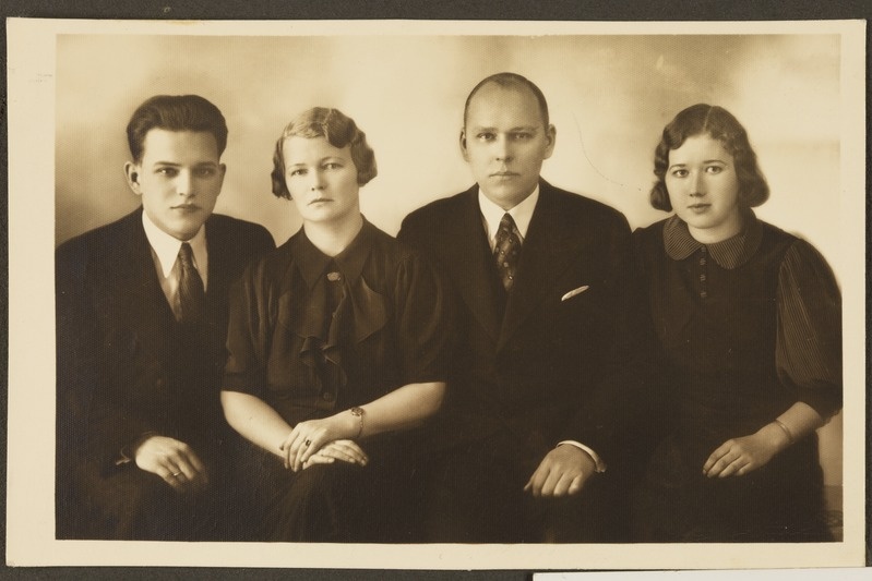 SMÜ Pärnu osakonna juhataja Alfred ja Alma Grünberg ning Tamman ja N. Vilipant