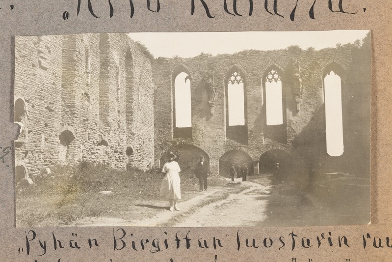 Pirita kloostri varemed