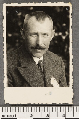 August Pagar  duplicate photo
