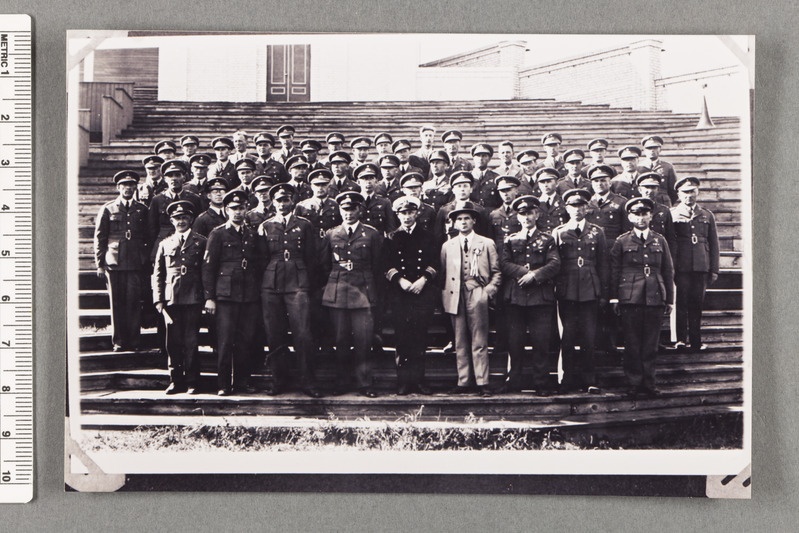 Eesti lendurid üldlaulupeo ajal laululaval