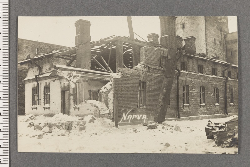 Purustatud maja Narvas