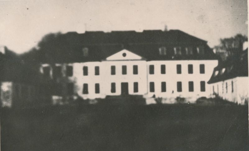 Photo. Hiiu-suuremõisa Castle. 1964. U. p. orig. Photo by m. Arro.