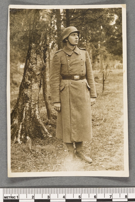 Eestlane Alfons Rebase kompaniist