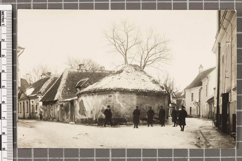 Vanalinna tänav Eesti sõjaväelastega