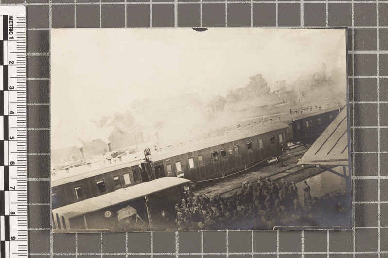 Sõdurid raudteejaamas