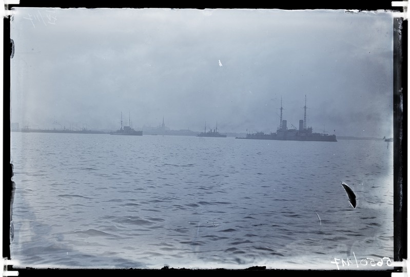 Luksusjaht "Standard" Tallinna reidil