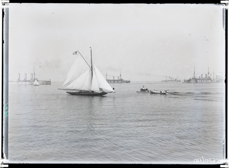 Sõjalaevad Tallinna sadamas