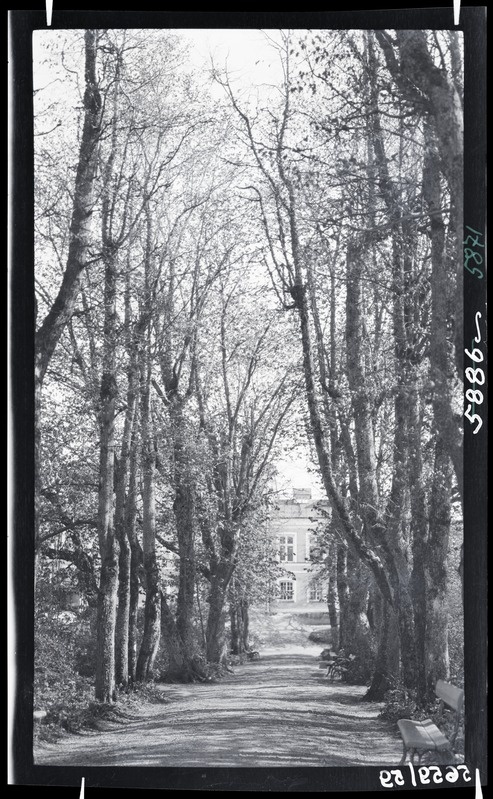 Vaade pargist mõisa härrastemajale