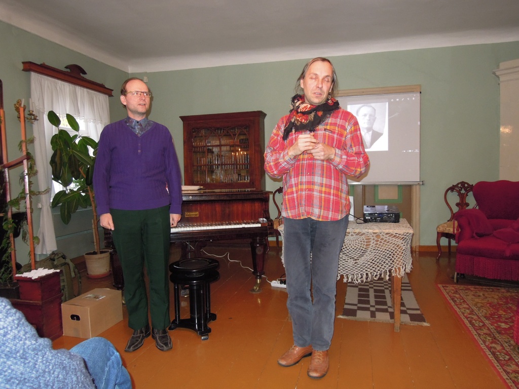 Foto. Raamatu LUGUSID LÕUNAST esitlus. Võru, 13.10.2016.