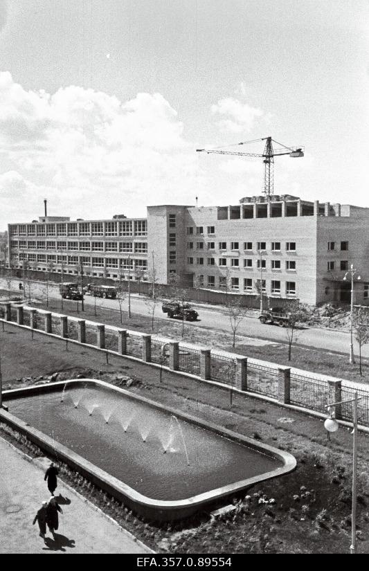 ENSV Kunstifondi Kunstitoodete Kombinaadi ehituselt Pärnu maanteel.