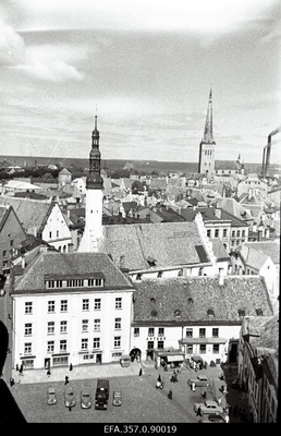 Vaade vanalinnale Raekoja tornist.  similar photo