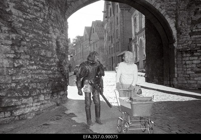 Kaader filmistuudio "Tallinnfilm" värvifilmist "Varastati Vana Toomas". Vana Toomas - ENSV teeneline kunstitegelane Kaljo Kiisk.  similar photo