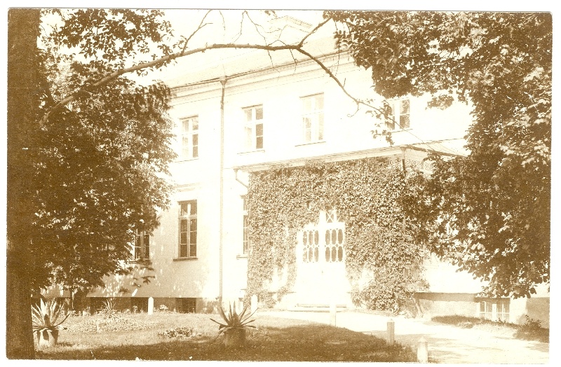 Photo. Johanna Menert's whole. New Manor building near Haapsalu. Façades, entrance road. ~1915.
