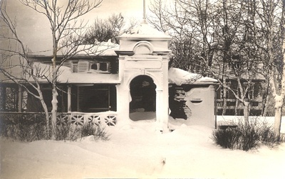 Photo. Snowless library lighthouse Haapsalu on Suurel-Promenade.. 27-28.12.1913. Johanna Menert's whole.  similar photo