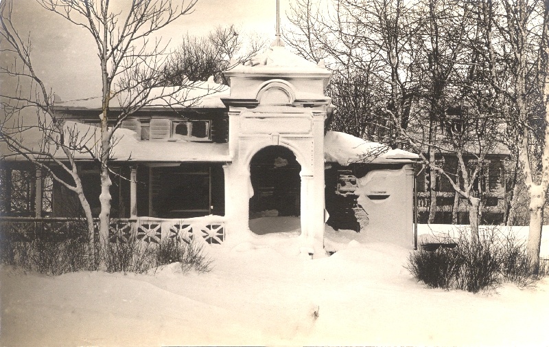 Photo. Snowless library lighthouse Haapsalu on Suurel-Promenade.. 27-28.12.1913. Johanna Menert's whole.