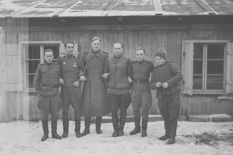 Sõdurid mundris, grupipilt