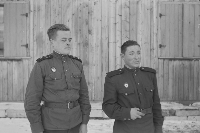 Sõdurid mundris, portree