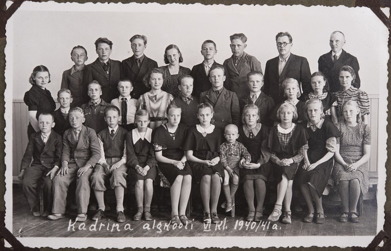 Kadrina algkooli VI klass, pildil Erich Kübarsepp