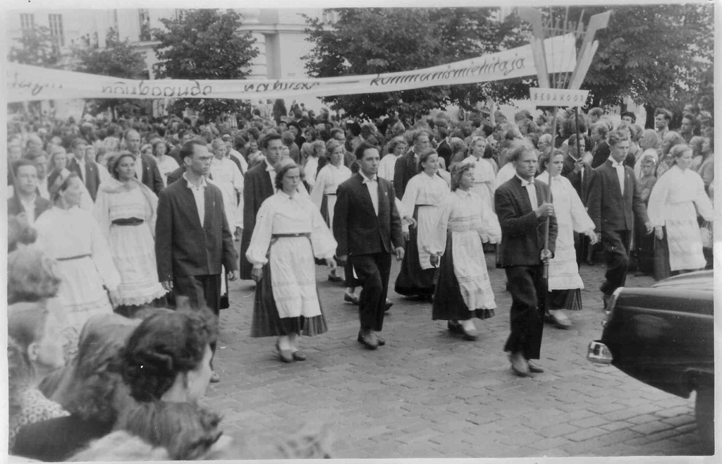 Käina segakoor Tallinnas 1960.a.üldlaulupeo rongkäigus