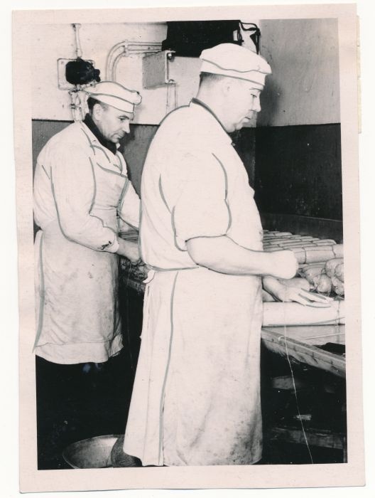 Foto. HTKRL Tööstuskombinaadi vorstitsehh. 09.03.1957. Foto V. Prümmel.