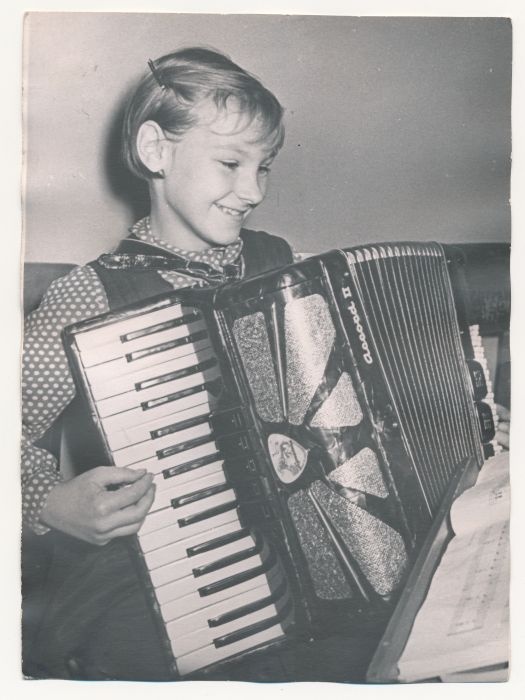 Foto. Kärdla Muusikakooli õpilane Haia Kõrb. 09.01.1961. Foto P. Kuznetsov.