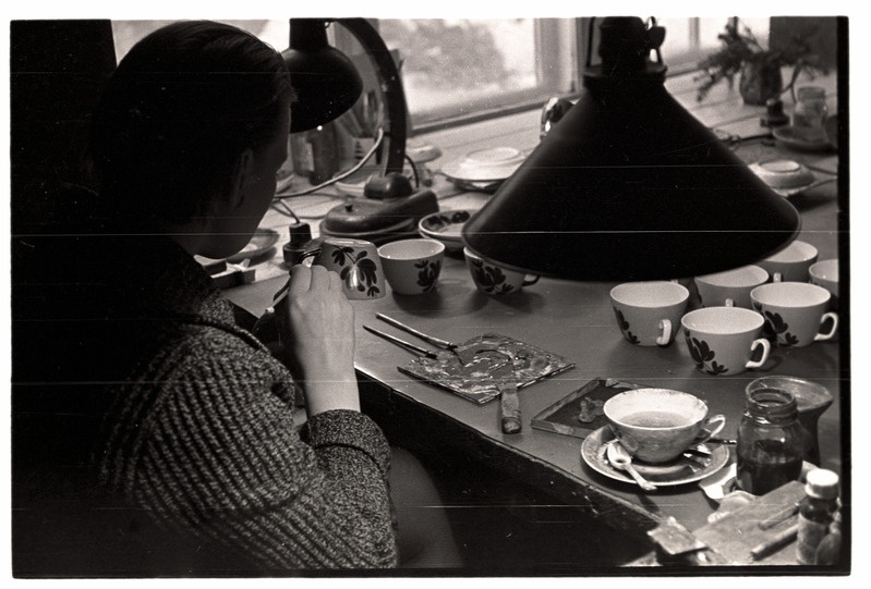 Susanna Otema maalib tasse