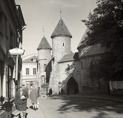 Viru t. ja Valli t. nurk  similar photo