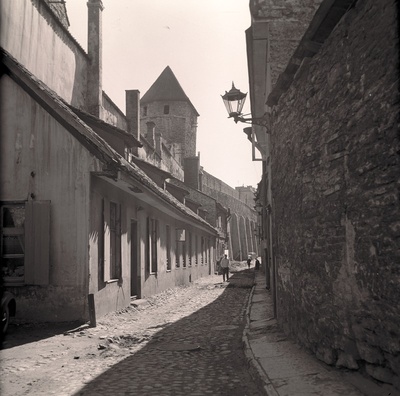 Müürivahe tänav  similar photo