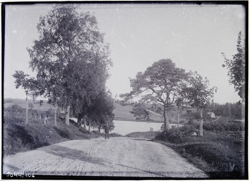 Rõuge, vaade järve poolt kirikule