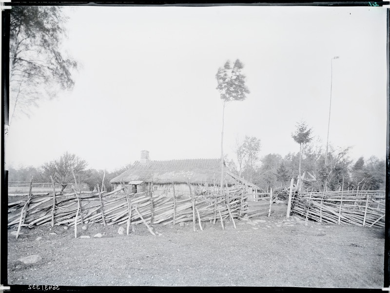 Maalsi mõis, vaade metsavahi majale