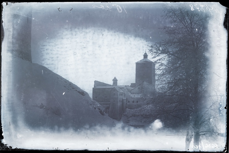 Hermanni kindlus.Talvine vaade Ivangorodi kindluse jalamilt.