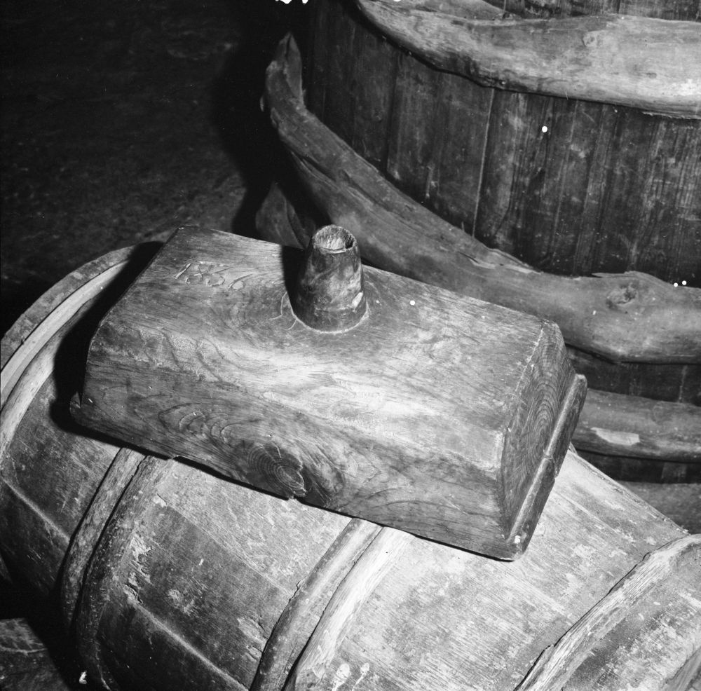 Õllekurn Roosta talu suveköök-sepikojas.