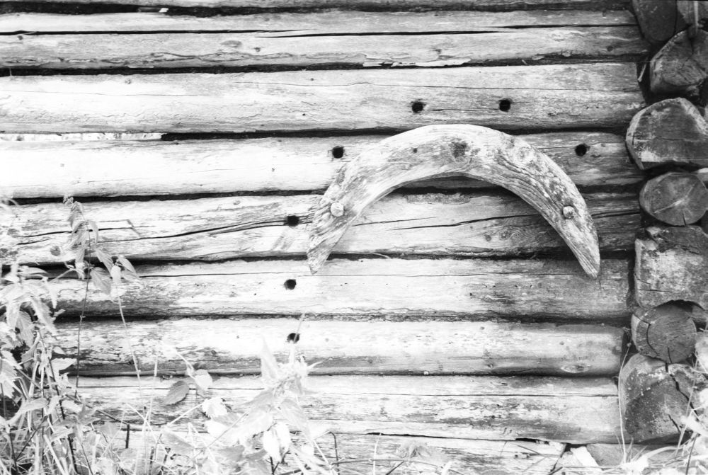 Painepakk Simuna talu rehealuse tagaseinal.