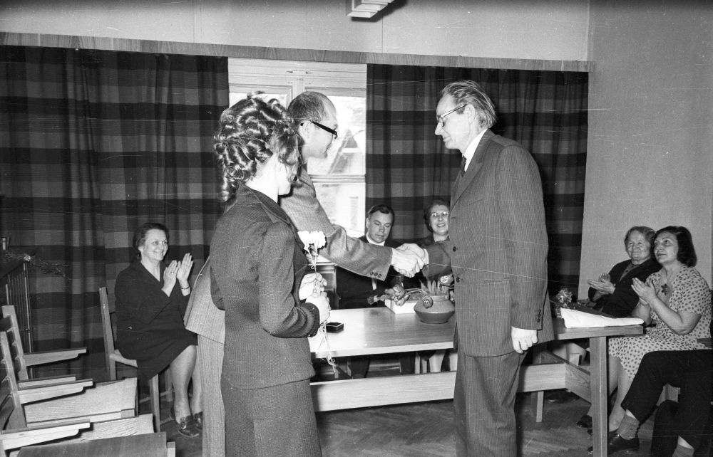 Eesti Riikliku Vabaõhumuuseumi 15.aastapäeva tähistamine 22.mail 1972, tänuavaldused direktori kabinetis.