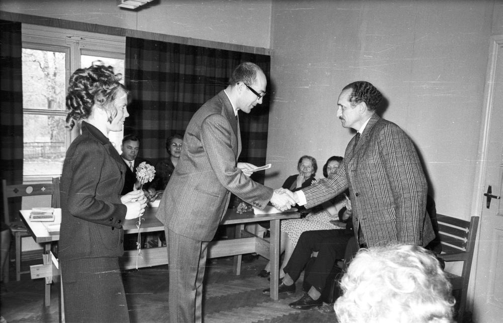 Eesti Riikliku Vabaõhumuuseumi 15.aastapäeva tähistamine 22.mail 1972, tänuavaldused direktori kabinetis.