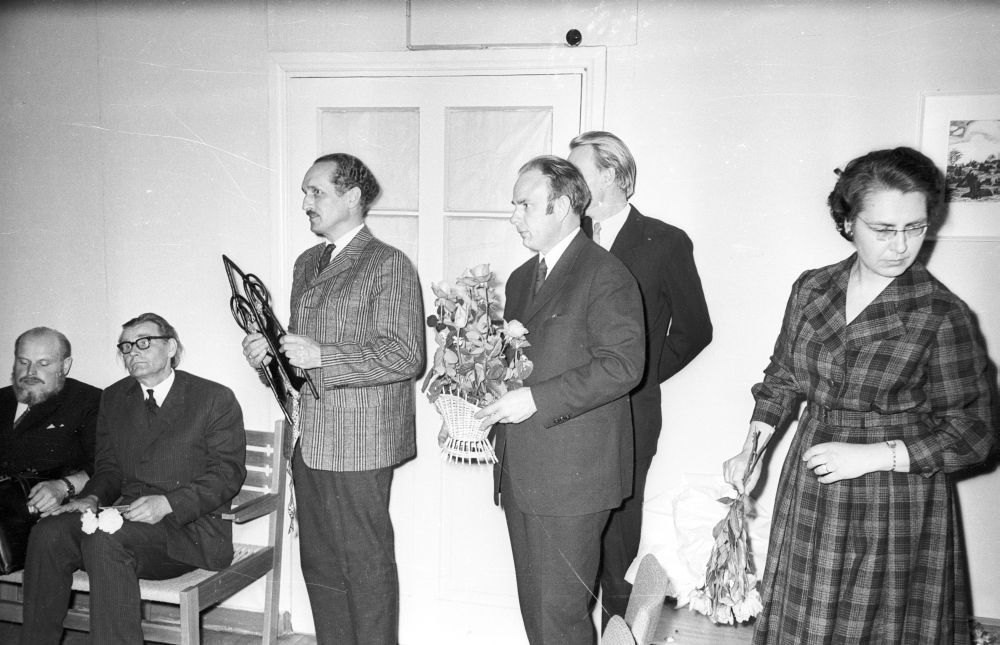 Eesti Riikliku Vabaõhumuuseumi 15.aastapäeva tähistamine 22.mail 1972, tänuavaldused direktori kabinetis.