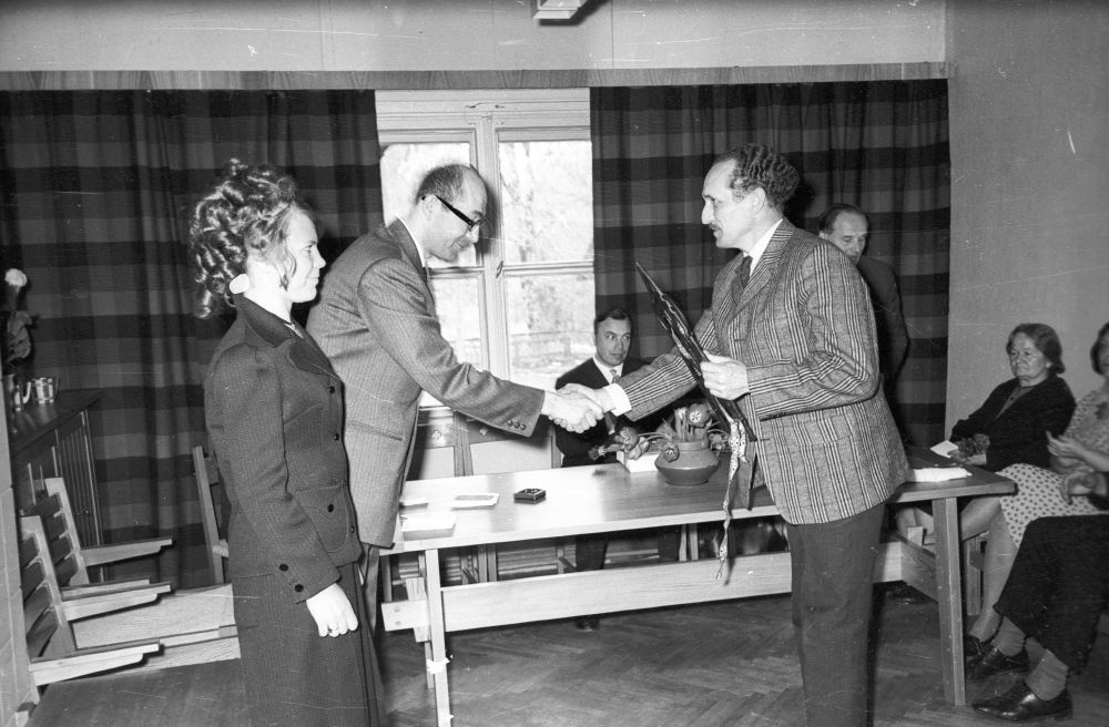 Eesti Riikliku Vabaõhumuuseumi 15.aastapäeva tähistamine 22.mail 1972, tänuavaldused direktori kabinetis.