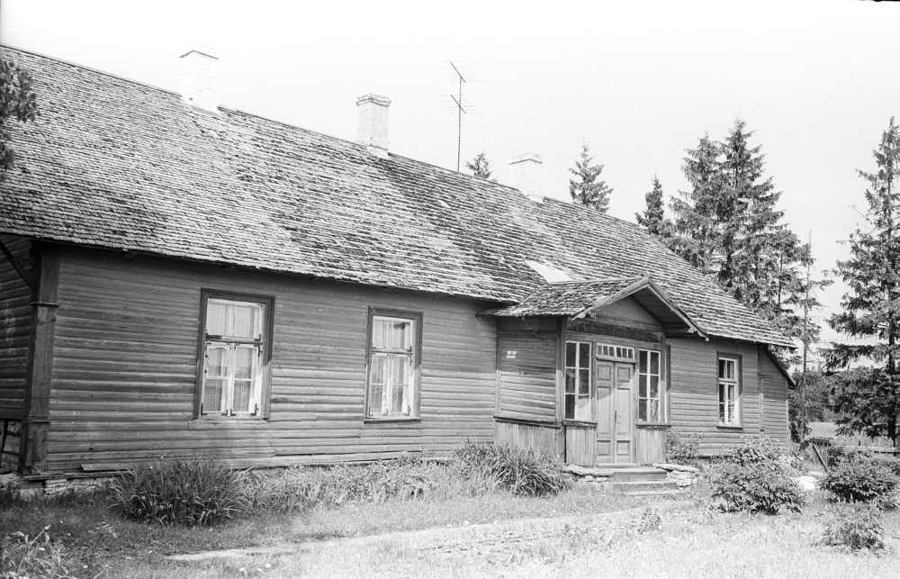 Ärina-Koonu kool, eestvaade.