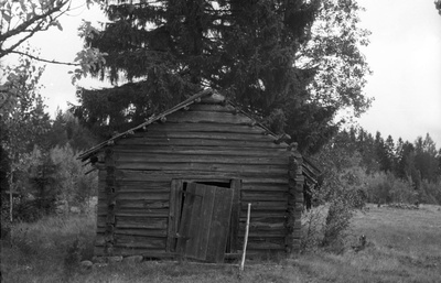 Kure talu sepikoda Suurekõrve külas, otsavaade.  similar photo