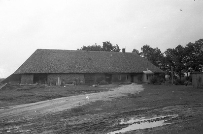 Lopa-Lauri talu rehemaja Atika külas, eestvaade.  duplicate photo