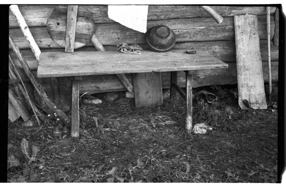 Tõnumaa talu söögilaud Rabivere külas.