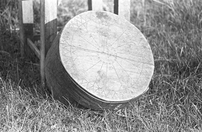 Vakk, lõikekirjaline.  similar photo